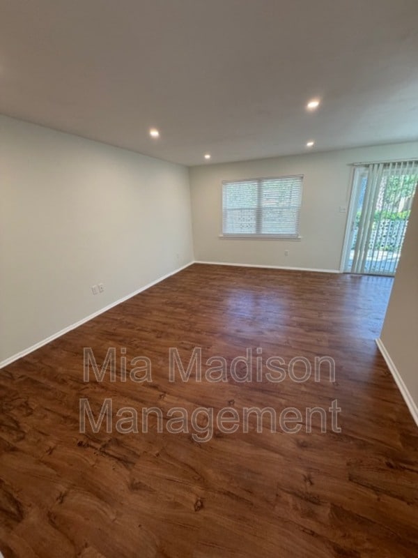 Building Photo - 112 Jacquelyn Dr