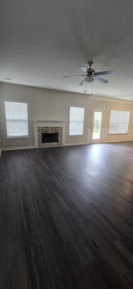 Building Photo - 4305 Fourth Rail Ln