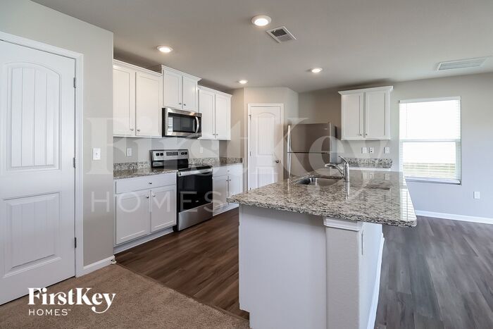 Building Photo - 712 Hawley St