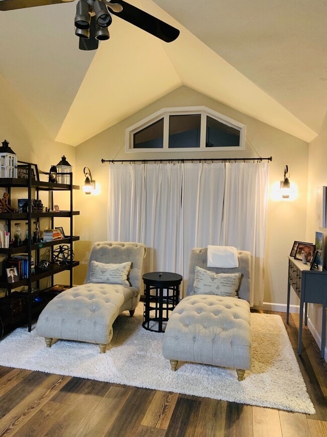 Building Photo - Spacious 4-Bed + Loft, 2.5-Bath Home with Stunning Mountain Views