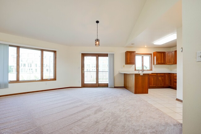 Building Photo - 10 Redtail Ct