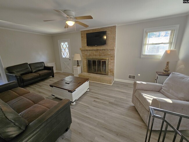 Building Photo - 251 Micala Dr