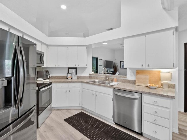 Building Photo - 357 Waterford Cir W