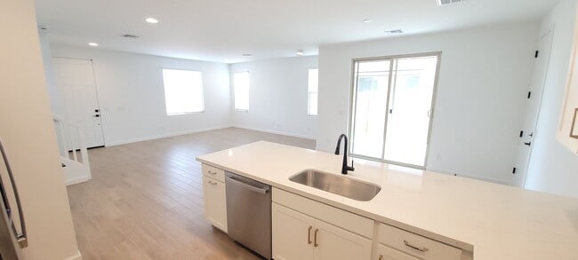 Building Photo - Union Park at Norterra