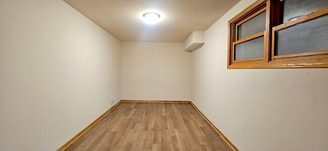 Building Photo - 2958 S Archer Ave