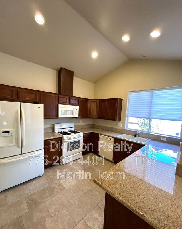 Building Photo - 5718 Pumpkin Ridge Dr