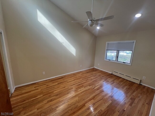 Building Photo - 81 S Maple Ave