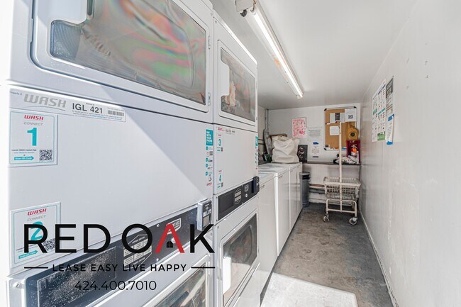 Building Photo - 4433 Colbath Ave