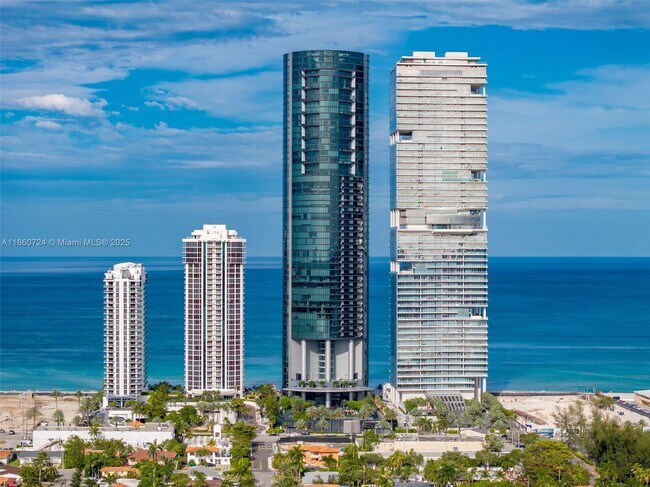 Building Photo - 18555 Collins Ave