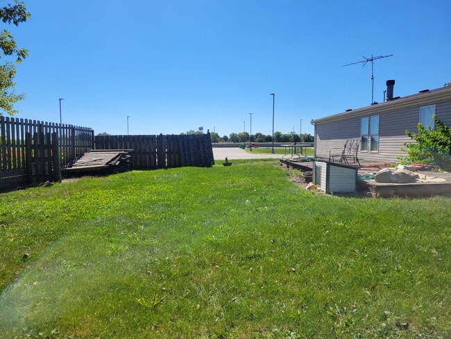 Building Photo - Large 3 bedroom in Oakwood