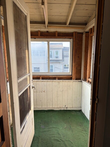 Building Photo - 58 Dwight St