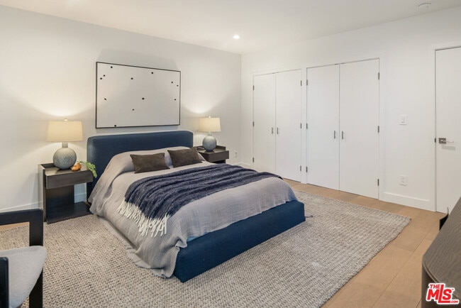 Building Photo - 3564 Multiview Dr