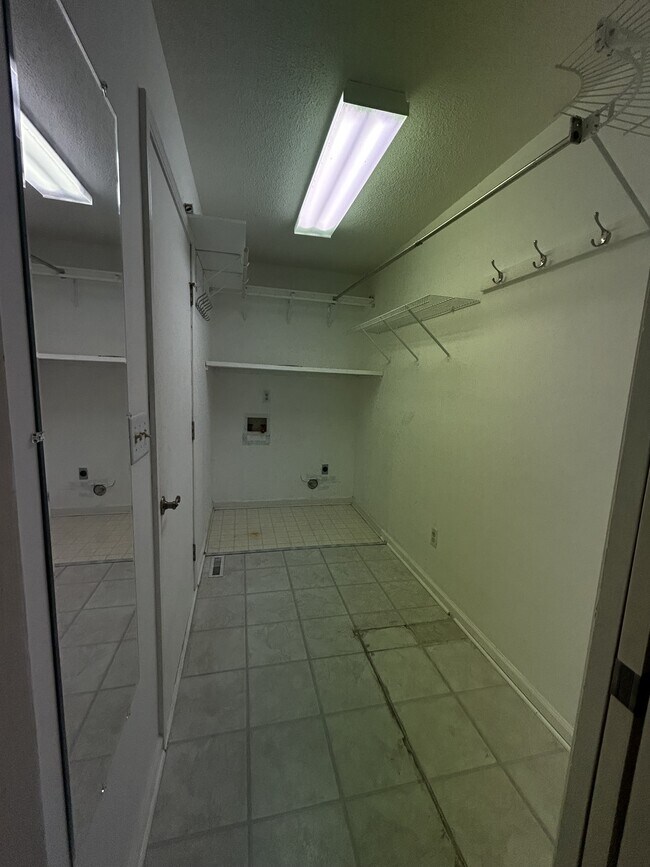 Building Photo - 140 Havenridge Cir