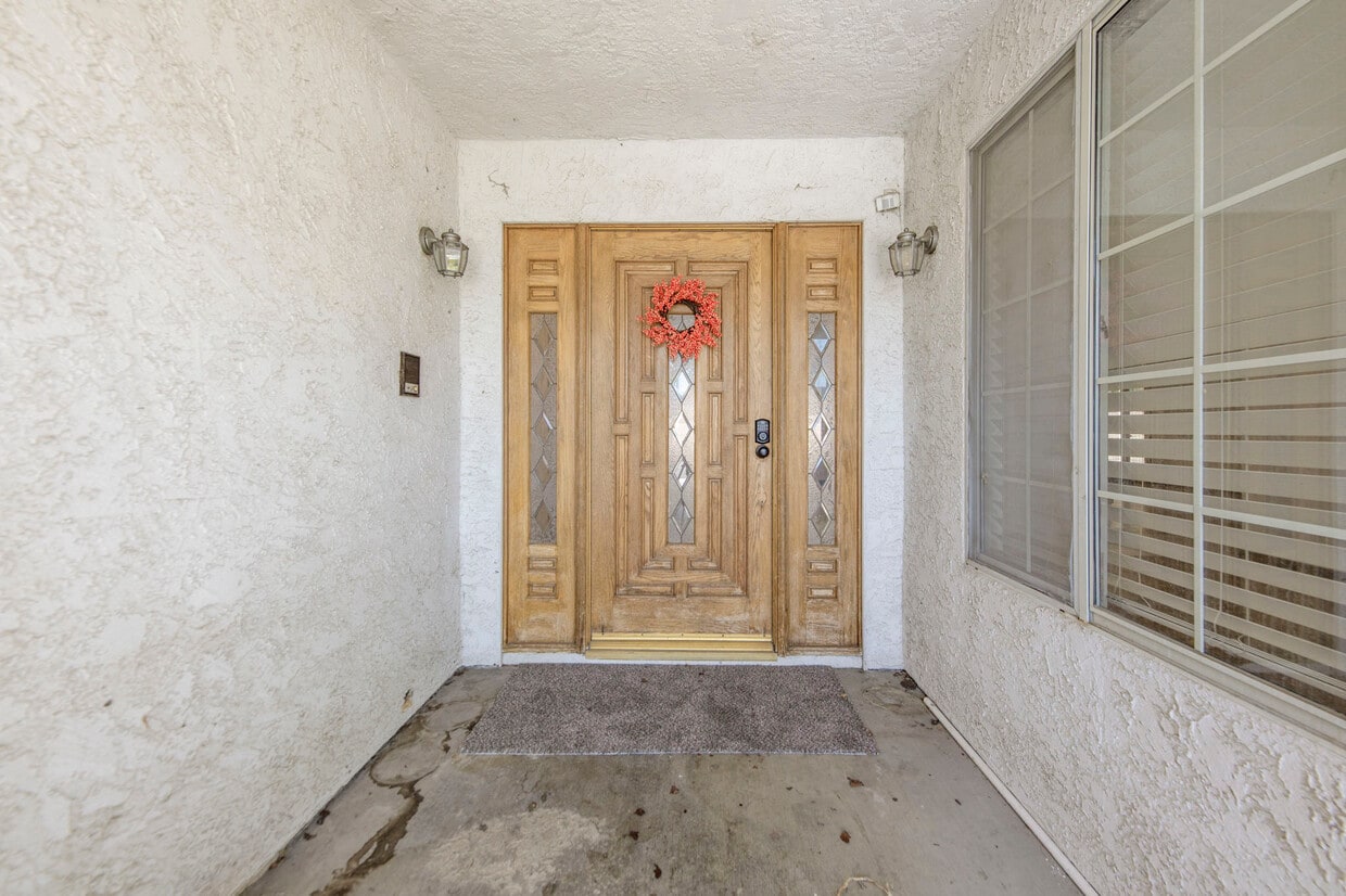 Building Photo - 2503 Brentwood Dr