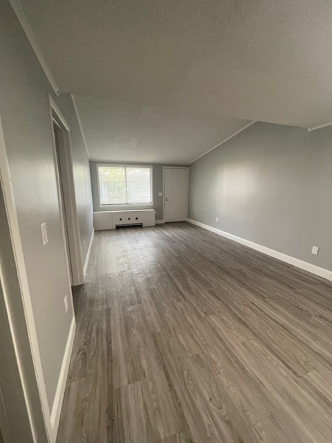 1/1 Living Room - Greengate Apartments