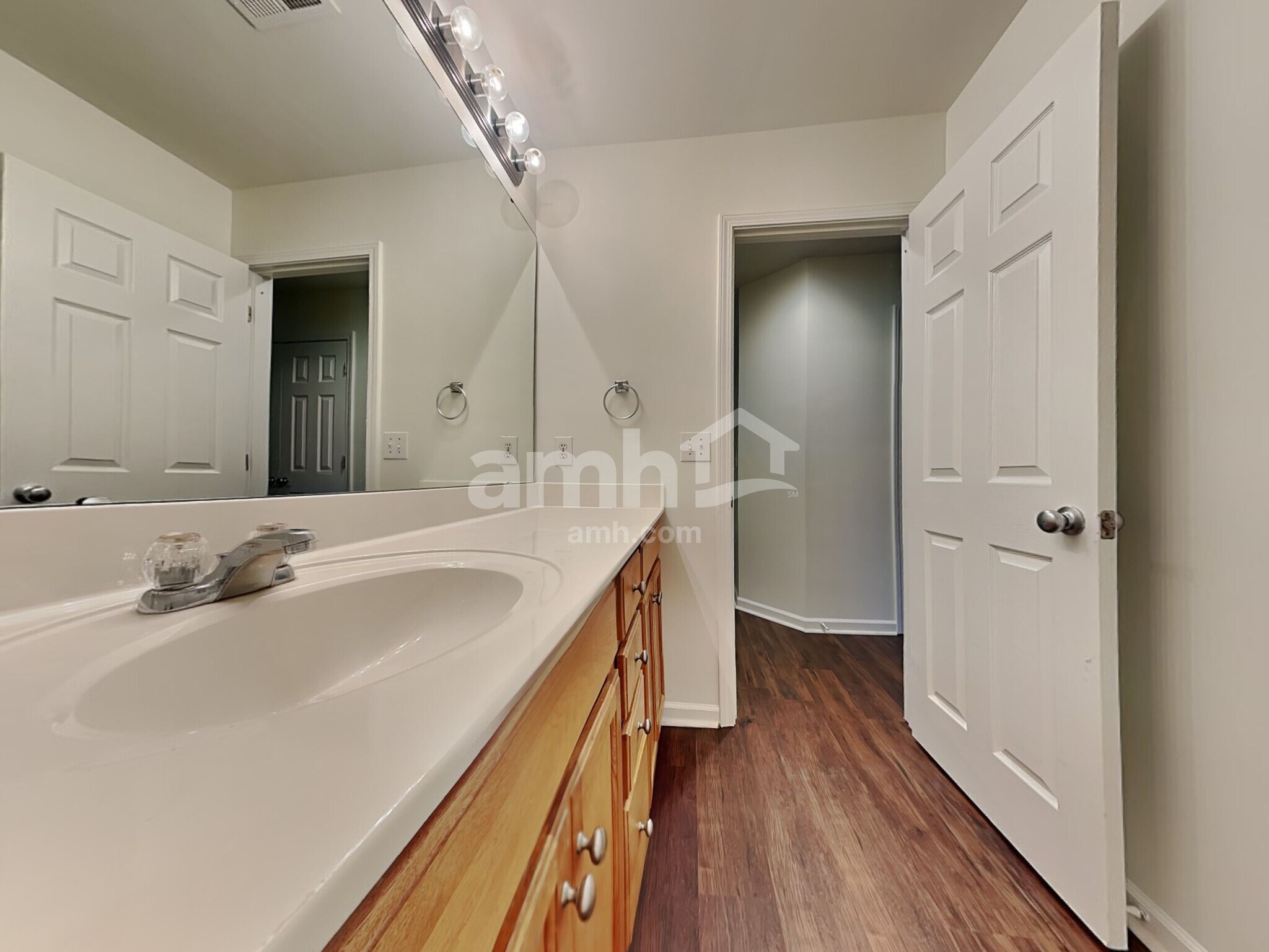 Building Photo - 10524 Dominion Village Dr