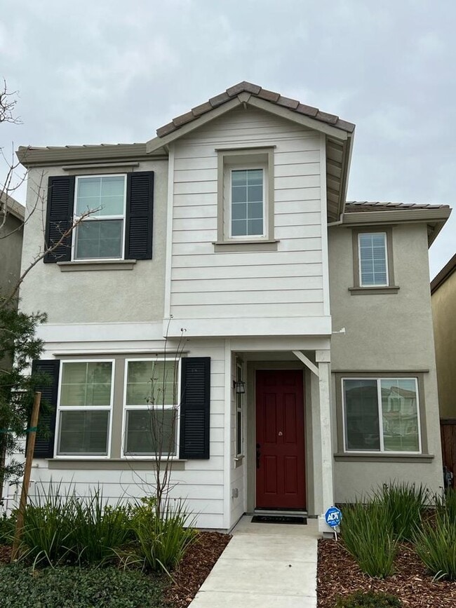 Primary Photo - Beautiful Modern Home in Natomas Crossing Close to Downtown, Shopping, and More!