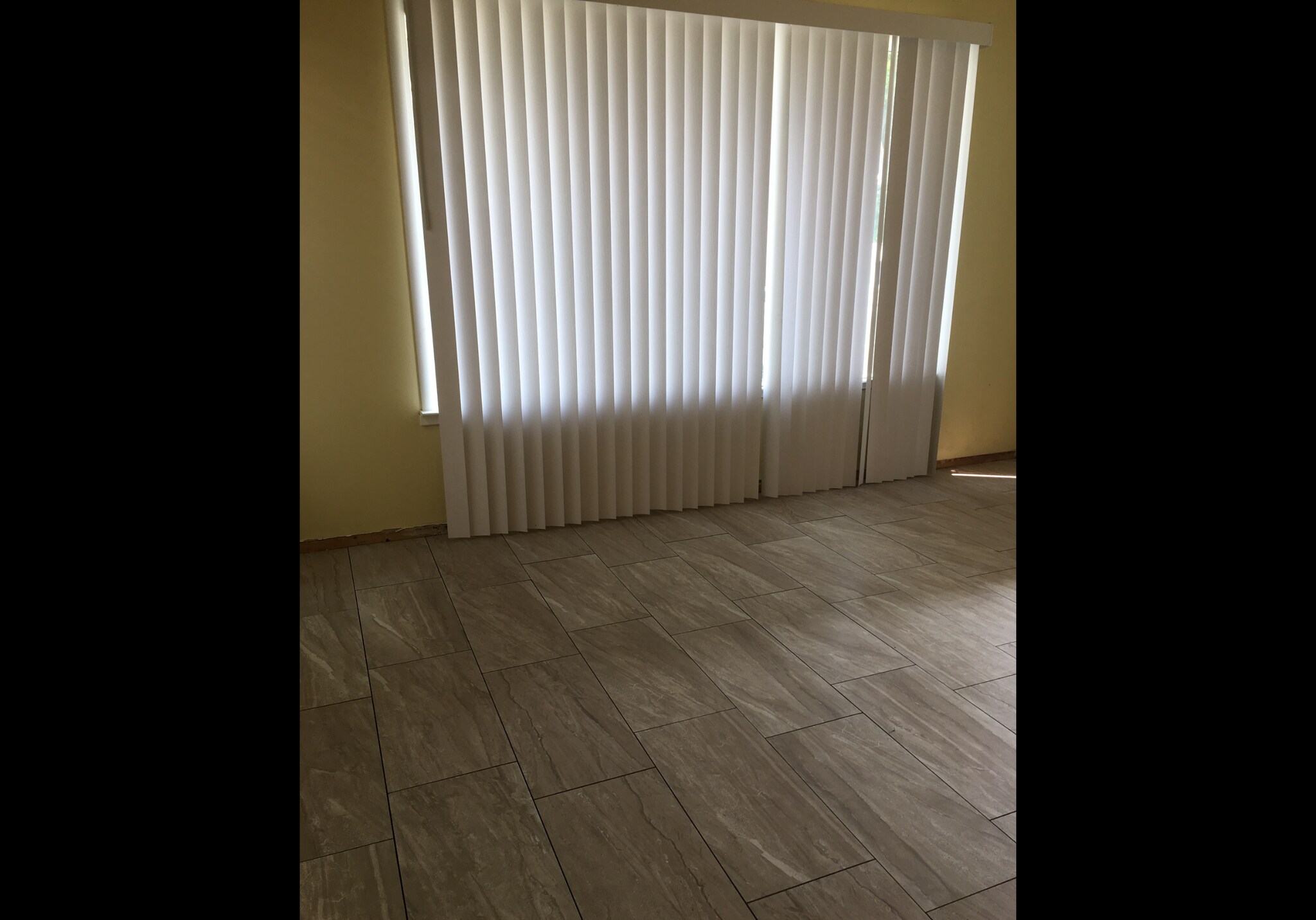 Building Photo - 916 Bautista Dr