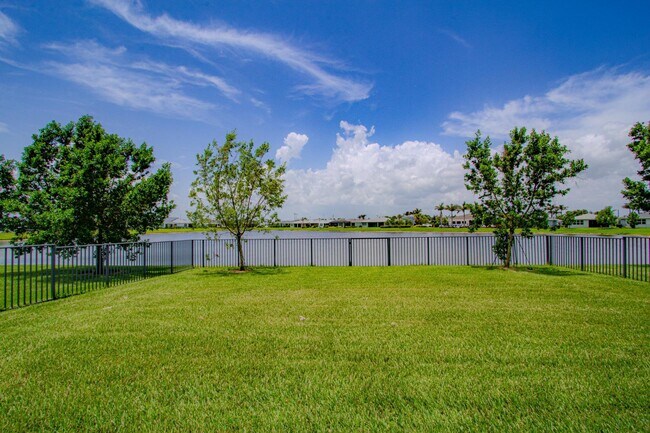 Building Photo - 10696 SW Estella Ln