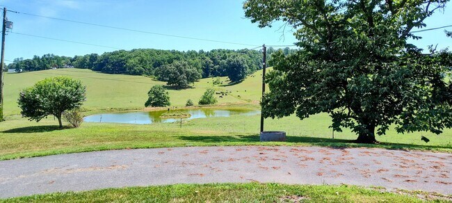 Building Photo - JARRETTSVILLE SINGLE FAMILY HOME ON WORKING FARM