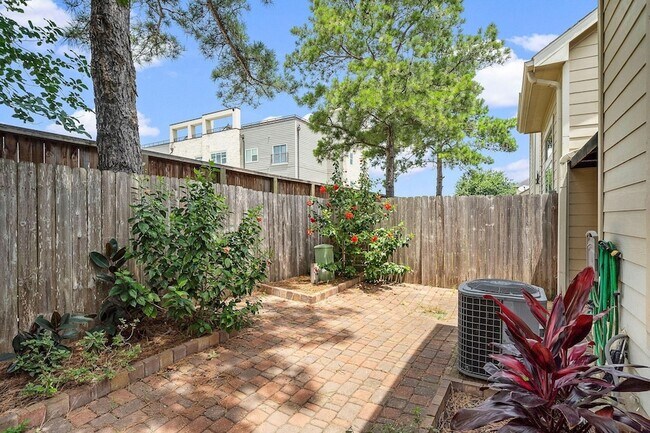 Building Photo - 816 Sterling Creek Cir
