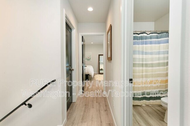 Building Photo - 7229 Turquoise Dr SW