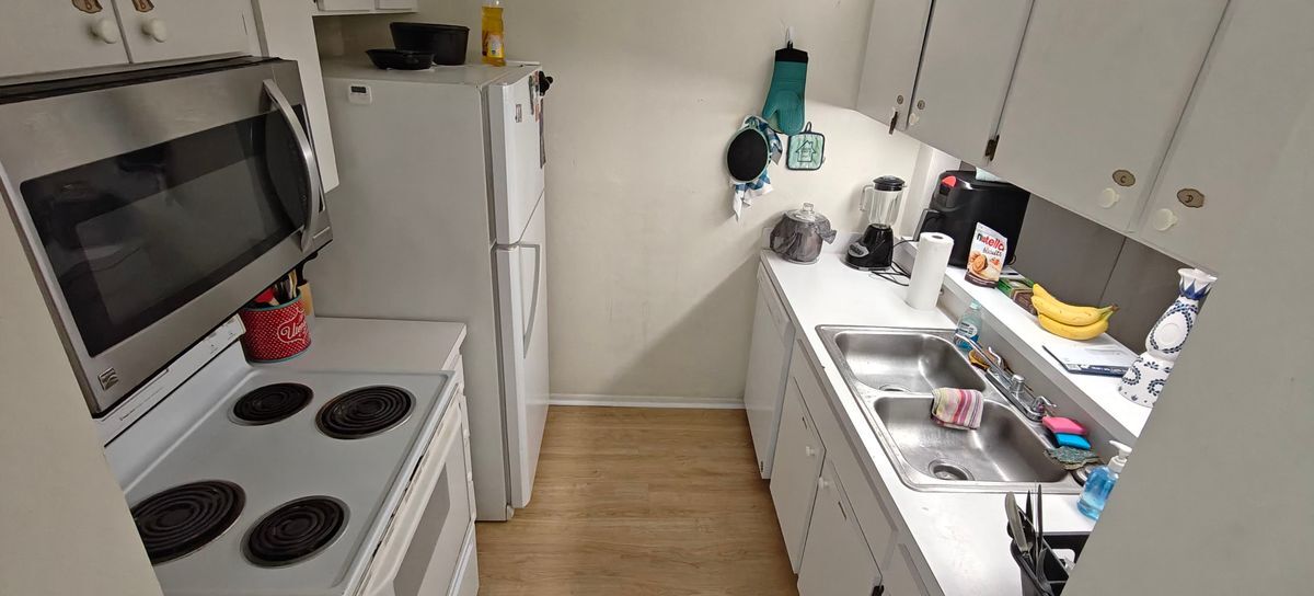 Building Photo - 4000 SW 23rd St