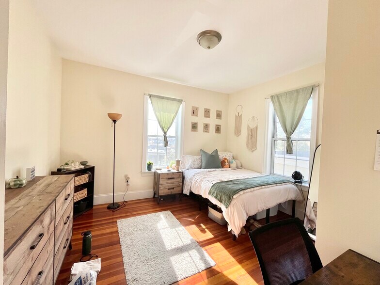 Building Photo - 107 Fisher Ave