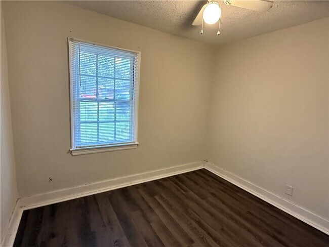 Building Photo - 1352 W Gulf Field Dr