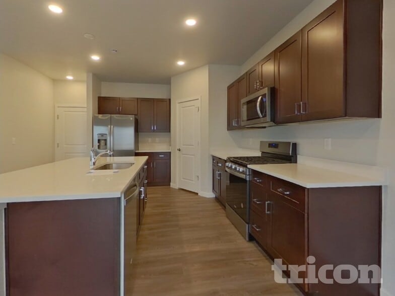 Building Photo - 2222 Flower Blossom Ave