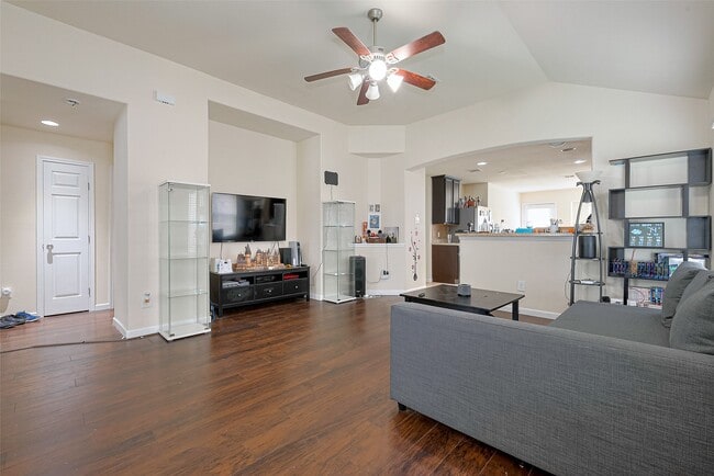 Building Photo - 3327 Bluebird Park Ln