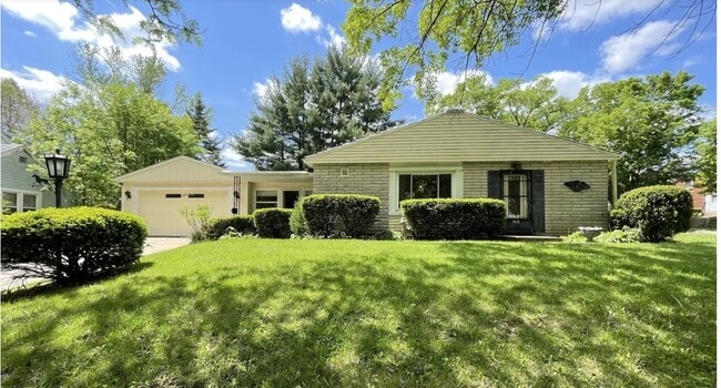 Building Photo - 1905 Oregon Ave