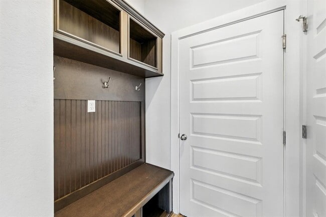 Building Photo - 7602 Darby Swank Vw