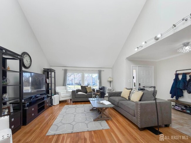 Building Photo - 592 Cabot Hill Rd