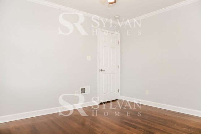 Building Photo - Lease today! No extra charge for contentment and relaxation!