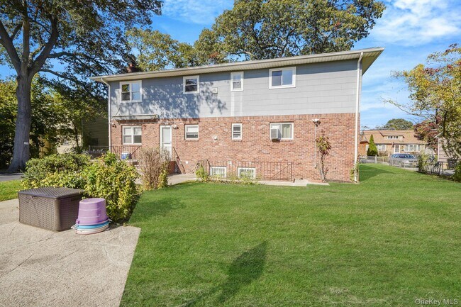 Building Photo - 38 Nassau St