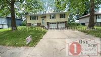 Building Photo - 4 bedroom, 2 bathroom home in Blue Springs...