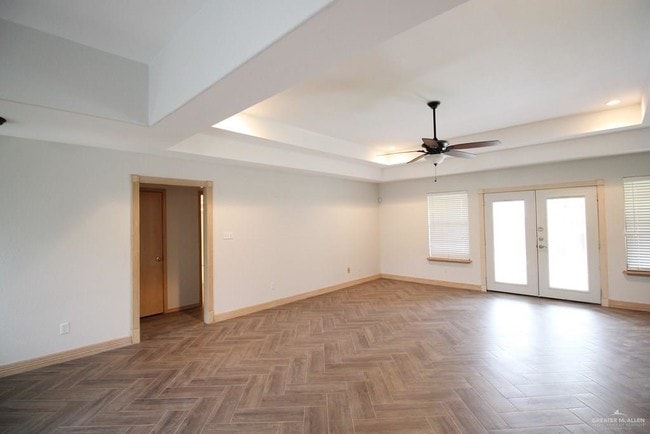 Building Photo - 15 Falcon Ave W