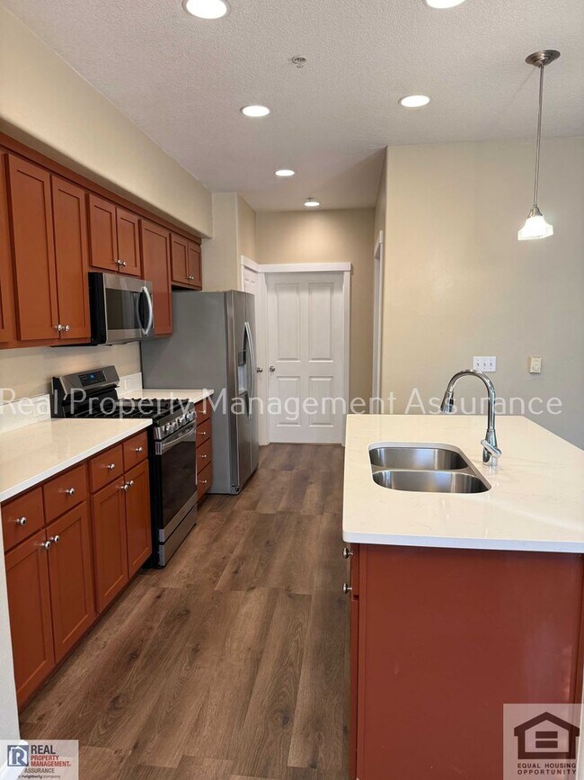 Building Photo - 10651 NE Red Wing Way