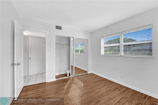 Building Photo - 7605 NW 5th Pl