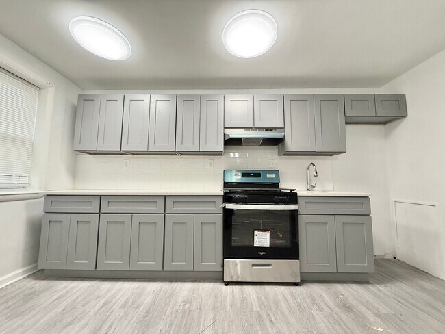 Building Photo - Renovated 2-Bedroom Home with Finished Bas...
