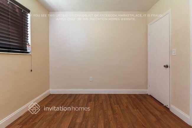 Building Photo - 10221 Dolphin Rd