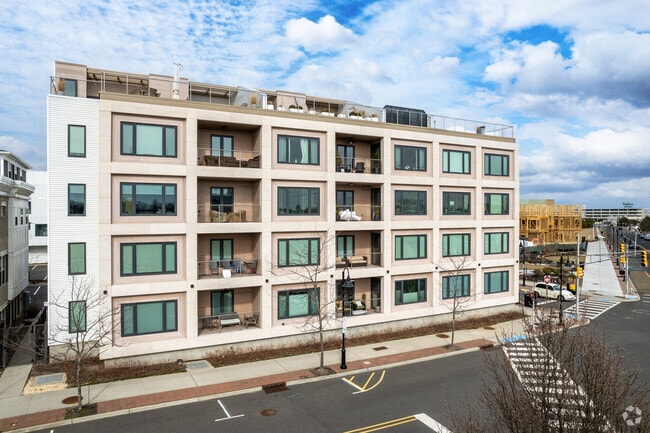 Building Photo - Monroe Condominiums