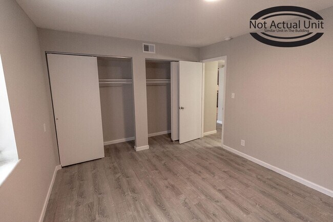 Building Photo - 3408 Balboa Ln