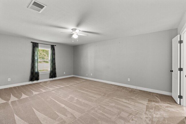 Building Photo - 300 Shadow Ridge Dr