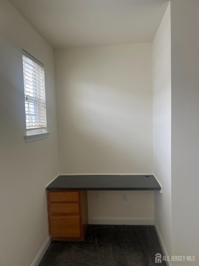 Building Photo - 17 Burdak Rd