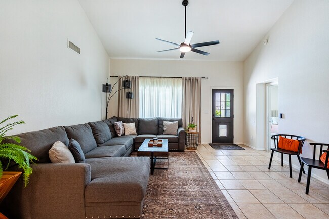 Building Photo - 4113 W Cielo Grande