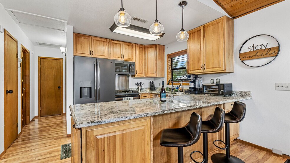 Building Photo - 210 Kiowa