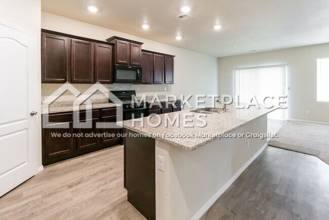 Building Photo - 3533 Wild Horse Rd NE