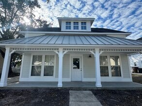 Building Photo - Beautiful 3/2 house in Biloxi